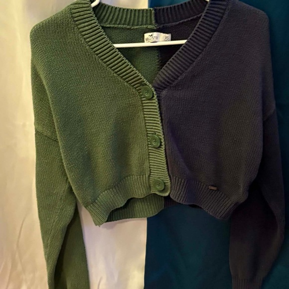 Hollister color-block cropped button-up cardigan - Picture 1 of 3
